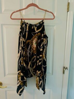 SoHo Jeans Handkerchief Hem Top